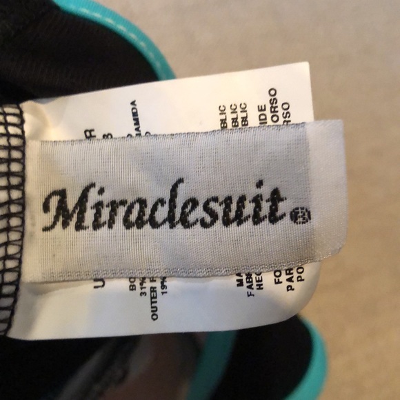 NWOT Miracle Brands Slimming Control High Neck Keyhole back 1pc Swimsuit - Picture 14 of 16